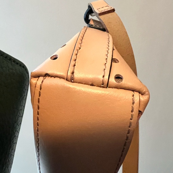 Kelsi Dagger Brooklyn crossbody bag tan and white color blocking. Zip closure. - Picture 10 of 10